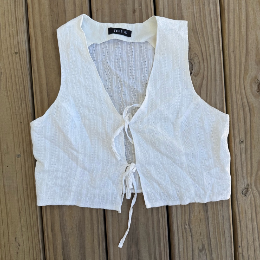 100% Linen White Sleeveless Tie-Front Top